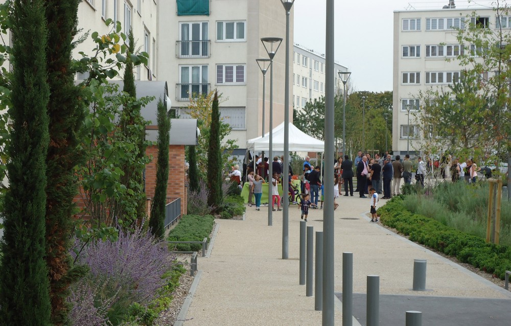 Jour de l'inauguration des aménagement de la résidence OGIF à Carrière-sous-Poissy